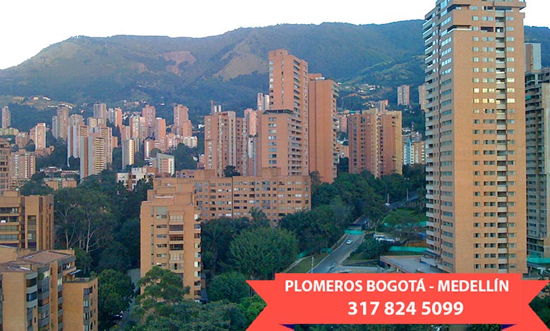 Mantenimiento de Tuberías en El Poblado Medellín